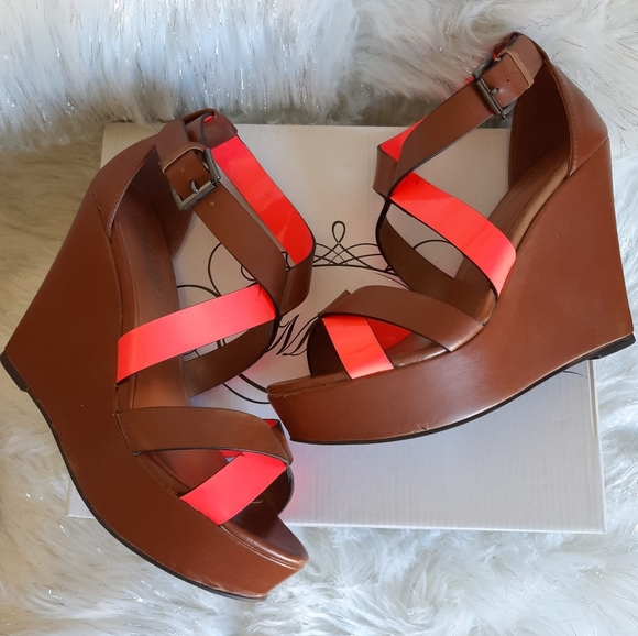 Matty's Platform Wedges - Picture 7 of 14